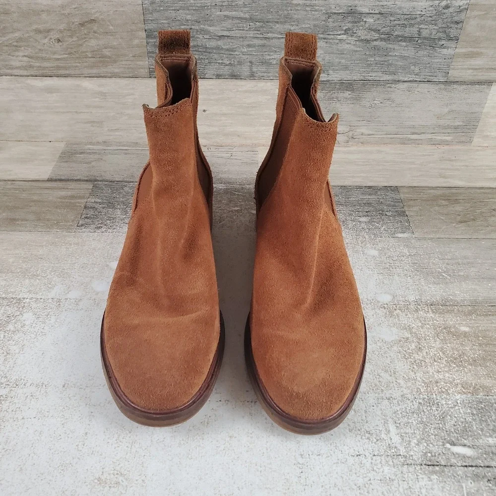 Clarks excellent black